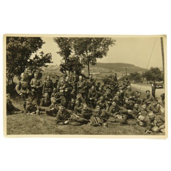 Los soldados de la Wehrmacht 1935 año en el área de descanso durante la marcha de formación. Espenlaub militaria